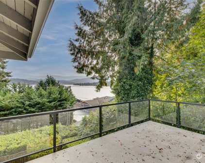 3227 W Lake Sammamish Parkway SE, Bellevue