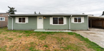 4830 Diamond Boulevard SW, Lakewood