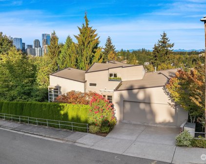 610 97th Place SE, Bellevue