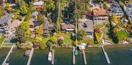 9525 Lake Washington Boulevard NE, Bellevue