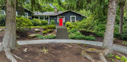 2001 77th Avenue NE, Medina